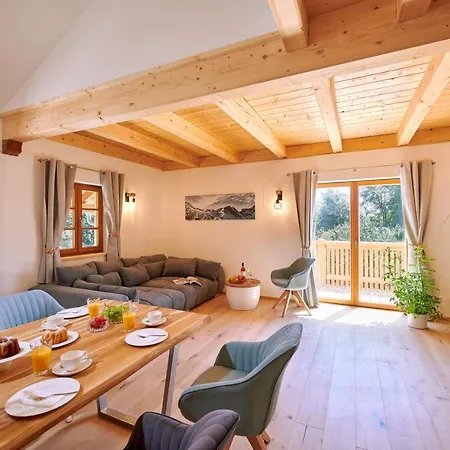 Zwischen Burghausen Und Salzburg Tittmoning